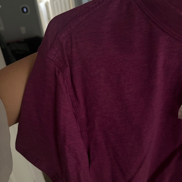 Lululemon Athletica Magenta Crop Top Size 6 - Picture 5 of 6